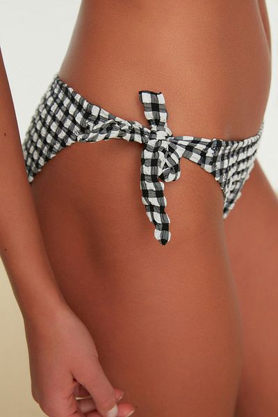Trendyol Collection Μαύρο μπικίνι με υφή Gingham δεμένα κανονικά πόδια TBESS21BA0098