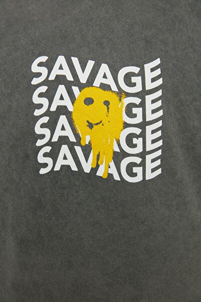 Trendyol Collection Anthrazitfarbenes, übergroßes, bedrucktes T-Shirt aus Baumwolle - TMNSS22TS0237