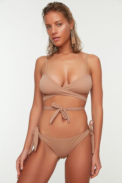 Trendyol Collection Detailní spodní díl bikin s norkovou kravatou
TBESS22BA0184