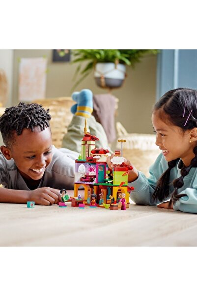 LEGO ® | Disney Princess™ Madrigal Evi 43202 - Evcilik Oynamayı Sevenler için Yapım Seti (587 Parça)