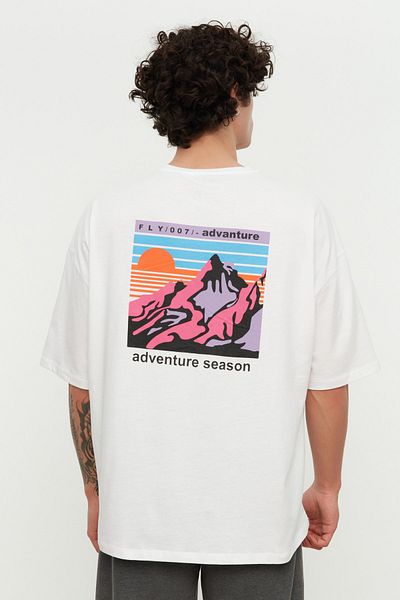 Trendyol Collection Weißes Oversize-T-Shirt mit Rundhalsausschnitt - TMNSS21TS1227