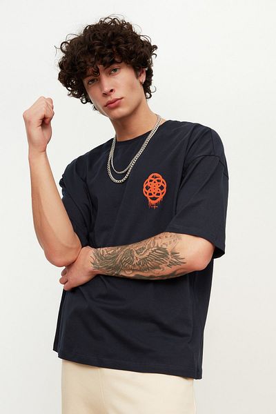 Trendyol Collection Βαμβακερό μπλουζάκι με γεωμετρικό εμπριμέ Navy Blue Oversize - TMNSS21TS1062