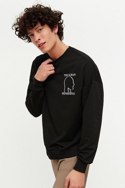Trendyol Collection Черен суитшърт с голям размер с щампи - TMNAW22sw0417