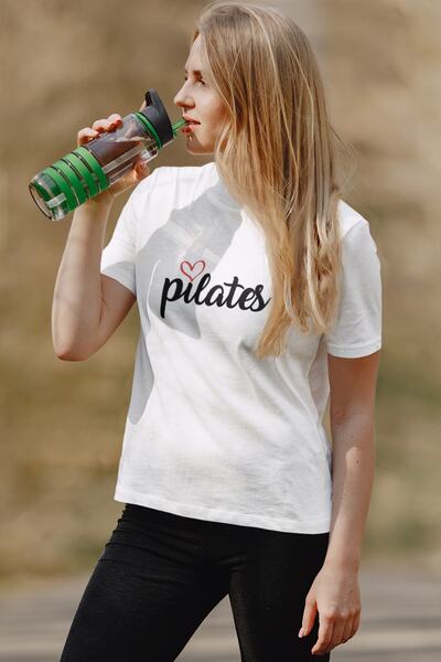 Kadın Beyaz %100 Pamuk Bisiklet Yaka Regular Unisex Yarım Kollu Pilates Tasarım T-shirt