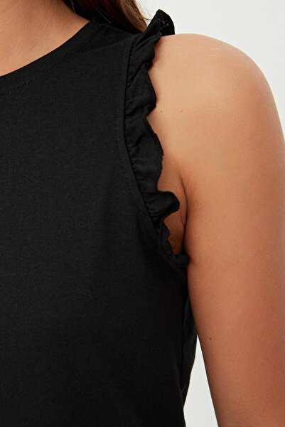 Trendyol Collection Schwarzes Strick-Pyjama-Set aus 100 % Baumwolle mit Rüschen-Shorts THMSS22AU0304