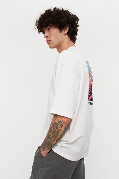 Trendyol Collection Oversize bílé tričko Crew Neck – TMNSS21TS1227