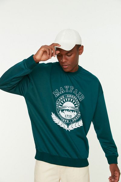 Trendyol Collection Smaragdgrünes, weit geschnittenes, bedrucktes College-Sweatshirt - TMNAW22sw0812