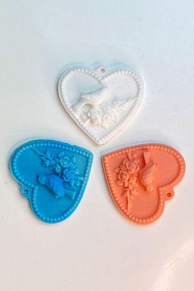 FANTASTİK SANAT ATÖLYESİ 3-Piece Decorative Gift Spring Flowers Scented Heart Series Decorative Bathroom and Hand Soap