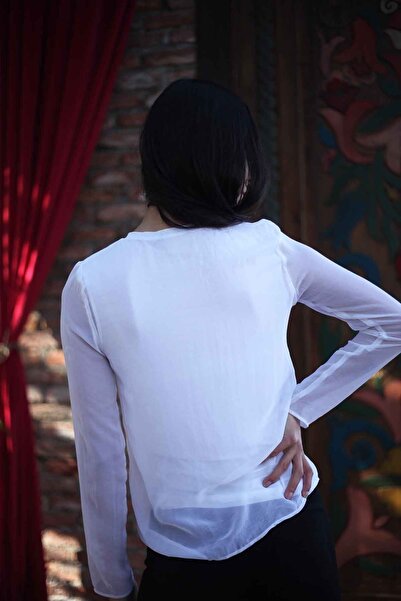 Blues Outlet Γυναικεία μπλούζα σιφόν με λαιμόκοψη V-λευκή