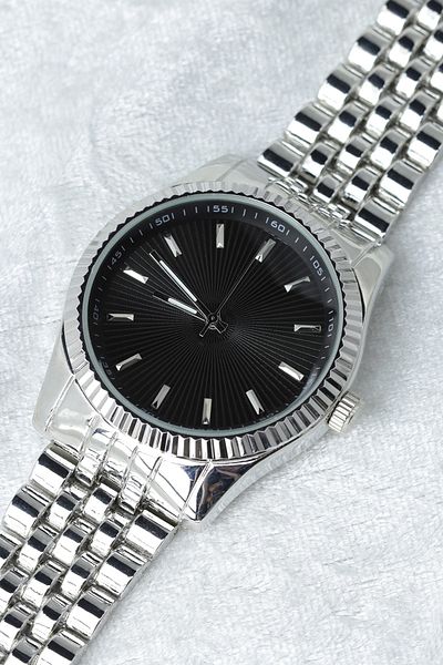 Leerybee Silver Color Steel Strap Men's Wristwatch