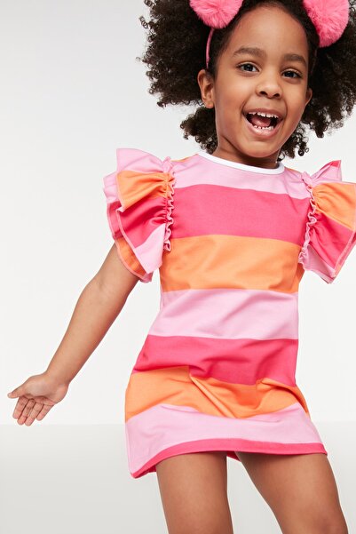 TRENDYOLKIDS Dzianinowa sukienka dziewczęca w pomarańczowym kolorze z falbanami na rękawach