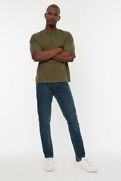Trendyol Collection Dünne Slim-Fit-Jeans aus Indigo-Stretchstoff TMNAW20JE0434
