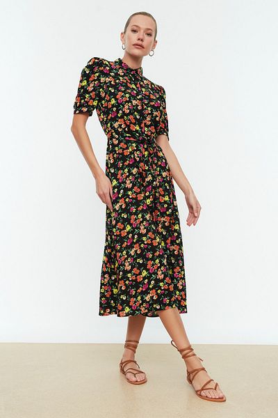 Trendyol Collection Černé košilové šaty z viskózového tkaného midi s páskem TWOSS20EL1559