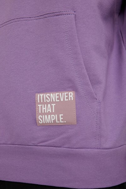 Trendyol Collection Оверсайз суитшърт с качулка Lila с апликация на етикет TMNSS21SW0221