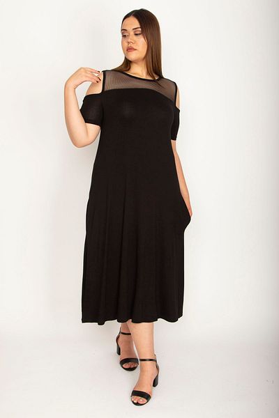 Şans Große Größen in Kleid - Schwarz - Basic