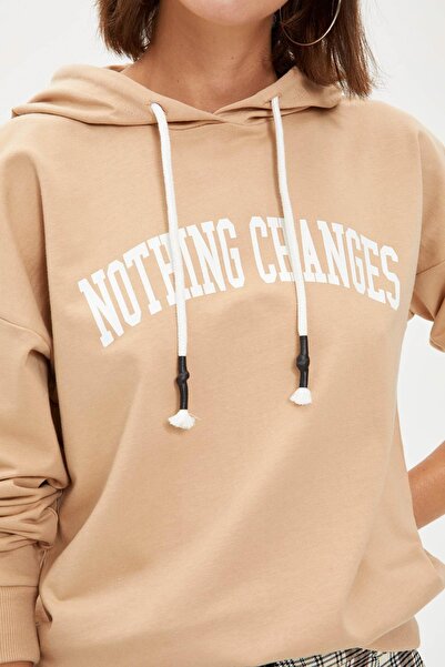 DeFacto Γυναικείο μακρυμάνικο φούτερ με κουκούλα σε μπεζ κολεγιακή στάμπα κανονικής εφαρμογής S0413AZ20AU