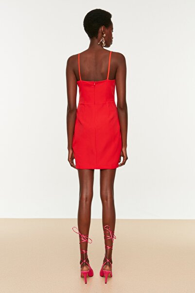 Trendyol Collection Piros rövid, stílusos estélyi ruha - bordázott részlet, szőtt TPRSS22EL1402