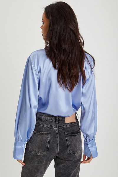 Cool & Sexy Damen-Body aus Satin mit Degaje-Kragen in Blau SF12171