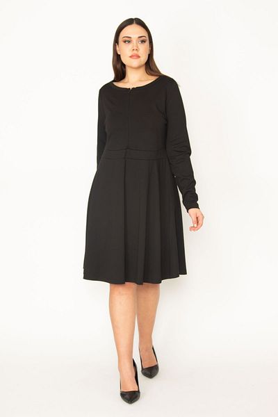 Şans Schwarzes Damenkleid in Übergröße mit Frontreißverschluss und Taillenband 65n35673