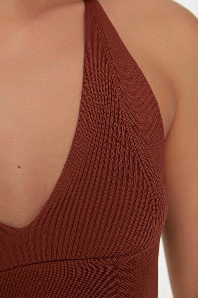 Trendyol Collection Καφέ Super Crop Λεπτή Μπλούζα με Πλάτη TWOSS22BZ0760