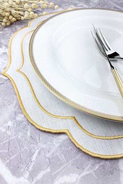 WEARE2 Set de masă american brodat cu înfășurare dublă, de culoare aurie