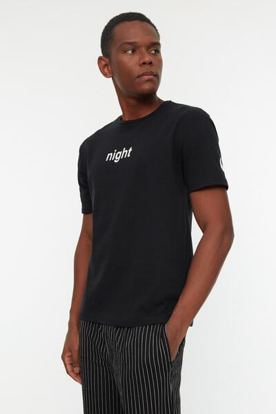 Trendyol Collection Fekete nyomott, normál szabású kötött pizsama szett THMAW21PT0393