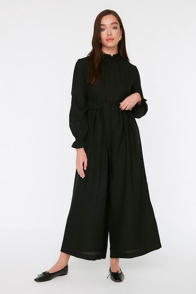 Trendyol Modest Schwarzer gewebter Overall mit Gürtel und Kragen TCTSS22TU0049
