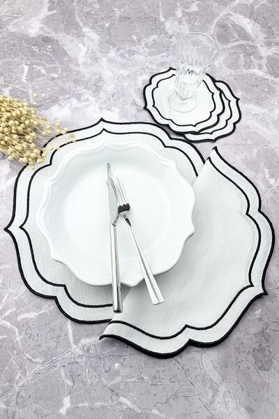 WEARE2 طقم مكون من 4 قطع من مفرش المائدة ومنديل الكوكتيل المطرز بلف مزدوج بال...