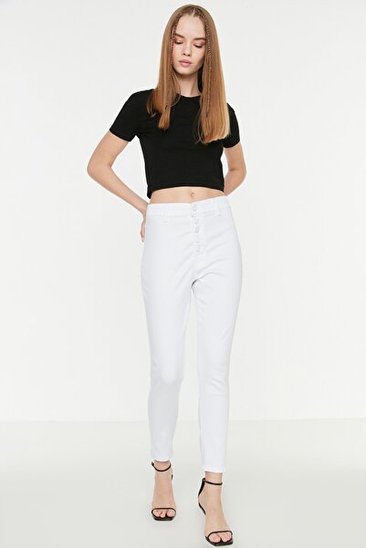 Trendyol Collection White Front Buttoned Jegging Jeans TWOAW21JE0446