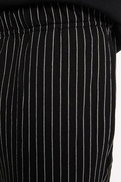 Trendyol Collection Fekete nyomott, normál szabású kötött pizsama szett THMAW21PT0393