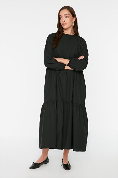 Trendyol Modest Black Gather Detailní bavlněné Wide Fit tkané šaty TCTSS21EL3406