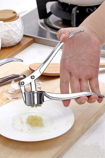 Tilbe Home Steel Garlic Crusher Press Practical Chamber Garlic Crushing Apparatus Stainless Steel