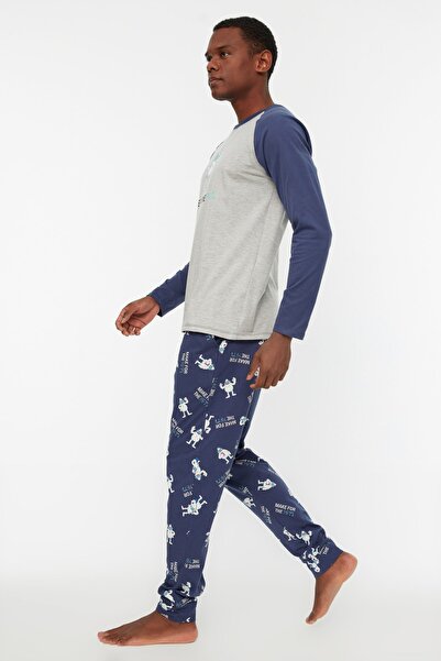 Trendyol Collection Sötétkék-szürke 100% pamut, normál szabású, nyakú pizsama szett THMAW22PT0440