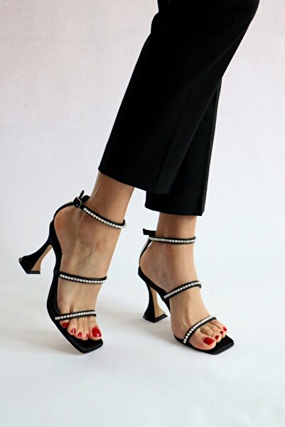 Aslının Butiği Černé saténové sandály s detaily