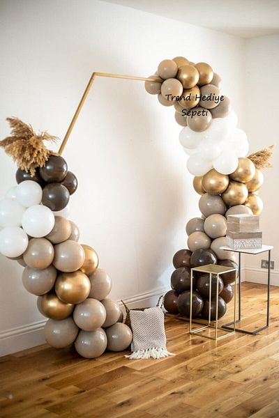 Trend Hediye Sepeti Pastel White - Chocolate - Sea Sand Chrome Gold Balloon Chain Retro