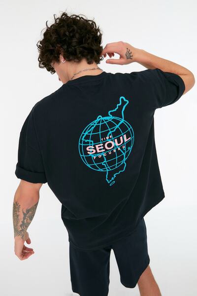Trendyol Collection Seoul nyomott sötétkék túlméretes pamut póló - TMNSS21TS1219