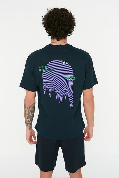 Trendyol Collection Sötétkék túlméretezett hátú nyomott pamut póló - TMNSS20TS0990