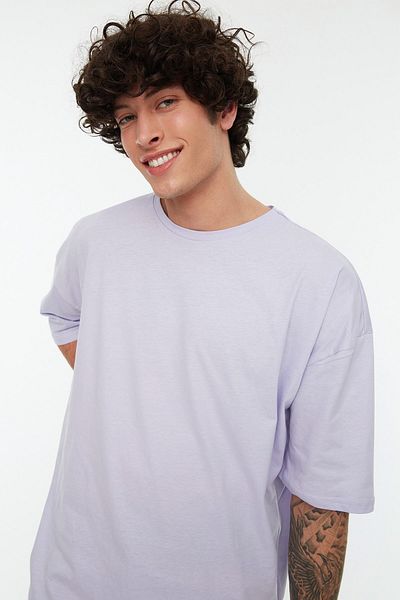 Trendyol Collection Lilafarbenes, weit geschnittenes 100% T-Shirt - TMNSS22TS0318