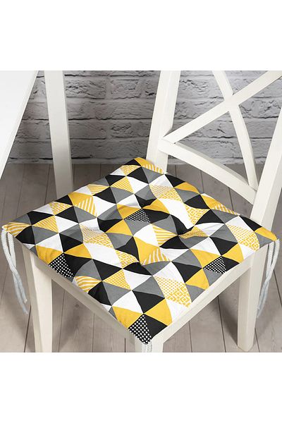 Realhomes Triangle Mosaic Patterned Digital Printed Fluffy Chair Cushion