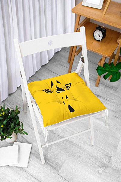 Realhomes На кольоровому тлі нанесений малюнок жирафа в стилі Onedraw. Сучасн...