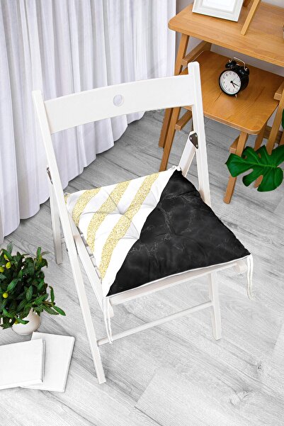 Realhomes Bela pozadina sa detaljima od crnog mermera i zlatnim horizontalnim...