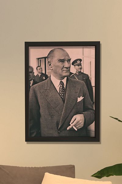 Dekor Loft Tablou Ataturk cu rama din lemn natural de pin