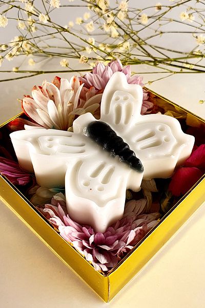 FANTASTİK SANAT ATÖLYESİ Decorative Gift Spring Flowers Scented White Love Butterfly Decorative Bath And Hand Soap