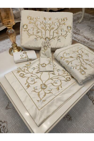 incisecrethome Maraş Işi Nakışlı Ipek Seccade Setimiz 6 Parçadan Oluşmaktadır.