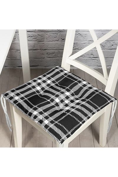 Realhomes Black and White Plaid Patterned Fluffy Square Chair Cushion 40 x 40 cm