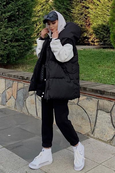 VOLT CLOTHİNG Dámská černá čalouněná vesta s kapucí a 3 kapsami