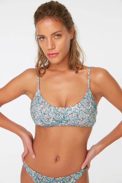 Trendyol Collection Crispy Floral Pattern Bikini Top TBESS21BU0040
