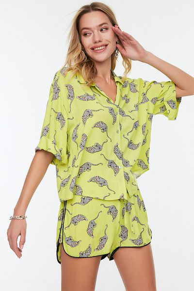 Trendyol Collection Világoszöld leopárdmintás ingek és rövidnadrágok strandkészlet - TBESS21AU0078
