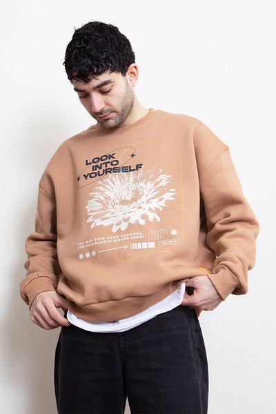 Eazy Co Hanorac unisex maro cu gât crew Eazy Look Into Yourself