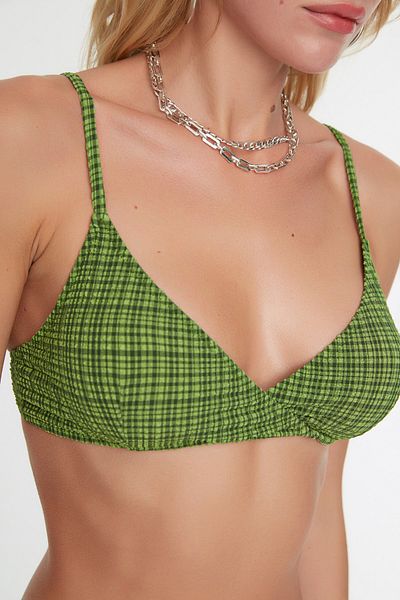 Trendyol Collection Grünes Dreieck-Bikinioberteil – TBESS21BU0141